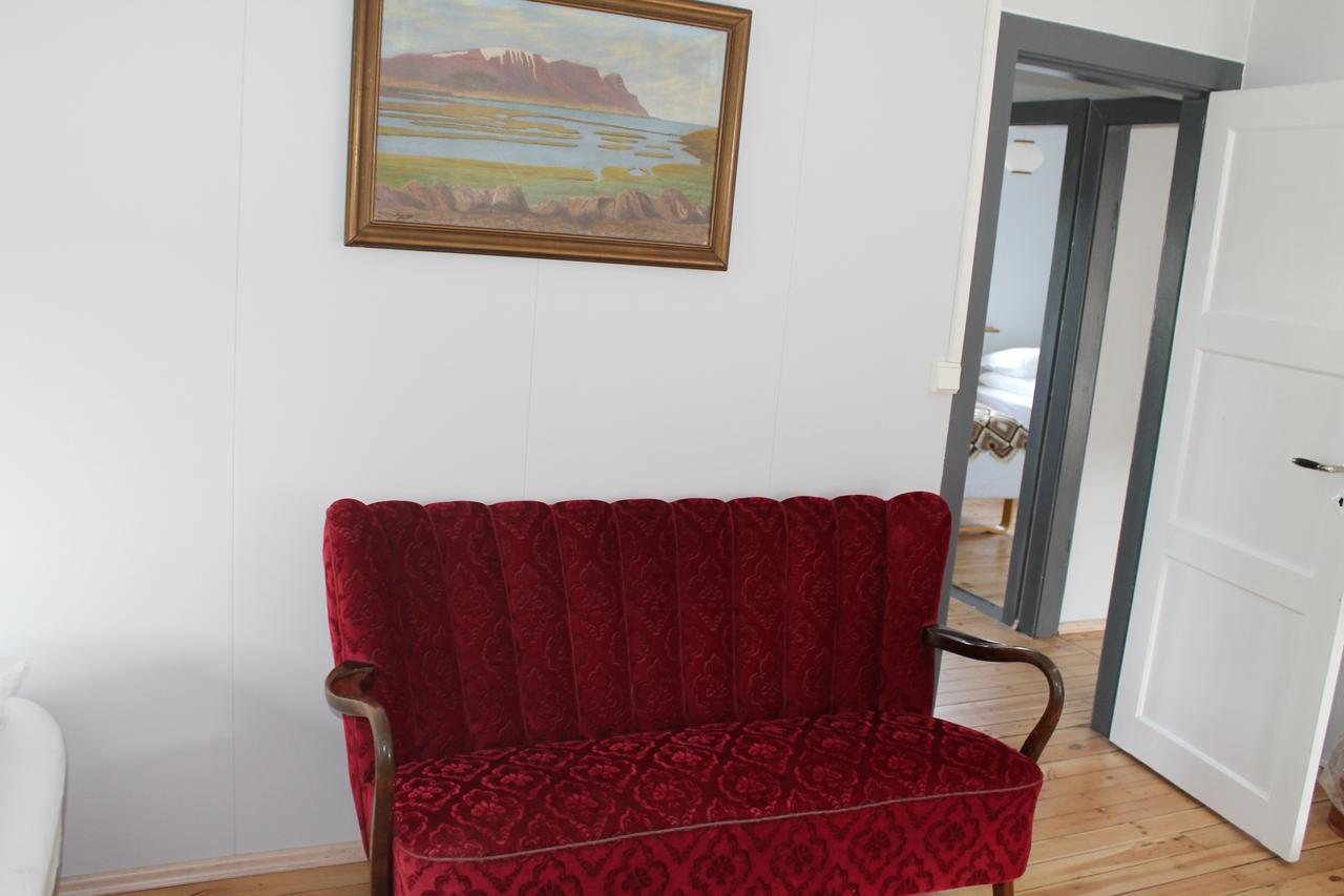 Midhop Guesthouse Thingeyrar Kültér fotó