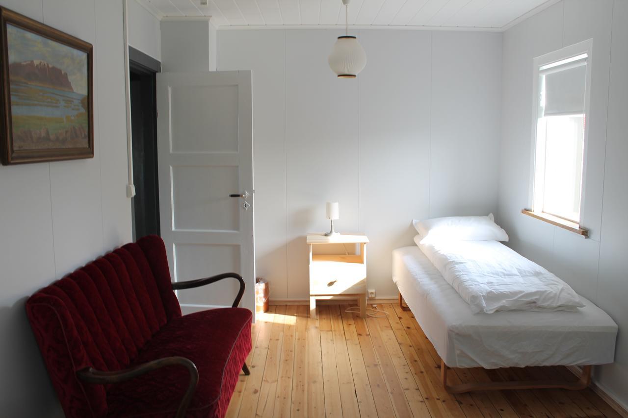Midhop Guesthouse Thingeyrar Kültér fotó